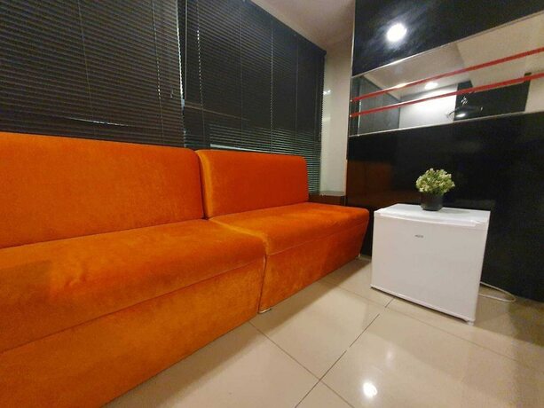 Imagen de la habitación del Hotel De Lux Bangkok. Foto 18