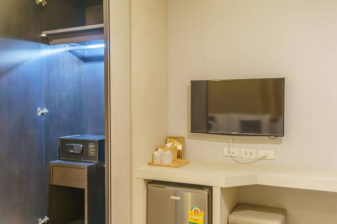 Imagen de la habitación del Hotel De Lux Bangkok. Foto 19