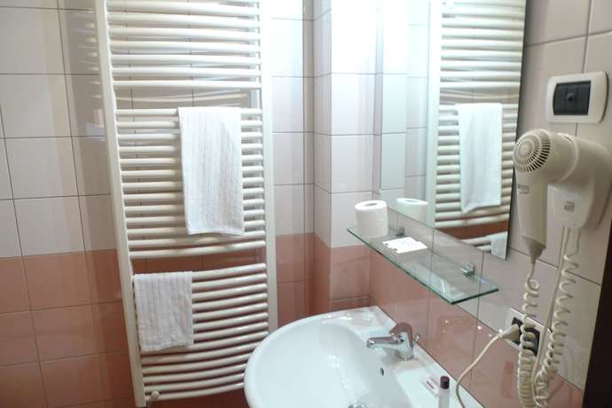 Imagen de la habitación del Hotel De Meis. Foto 13