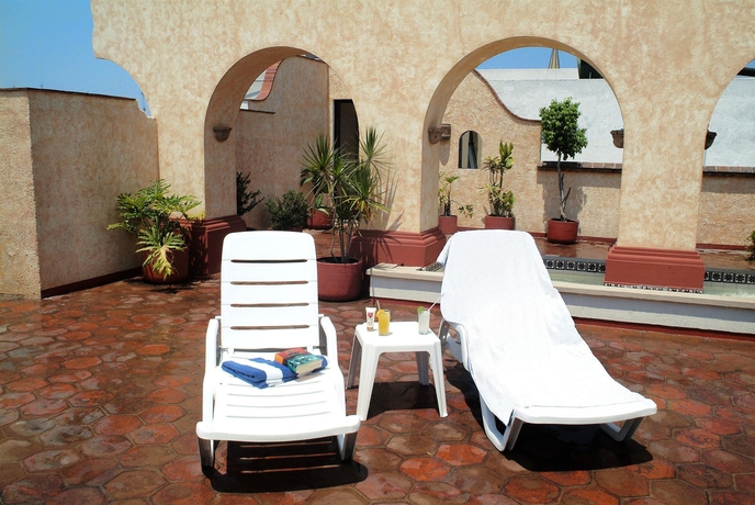 Imagen de los exteriores del Hotel De Mendoza. Foto 10