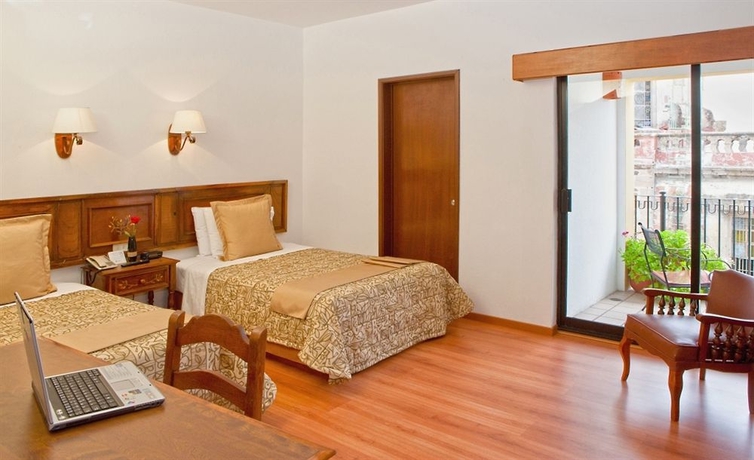 Imagen de la habitación del Hotel De Mendoza. Foto 8