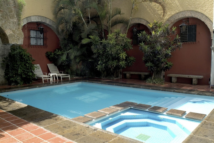 Imagen de la piscina del Hotel De Mendoza. Foto 15