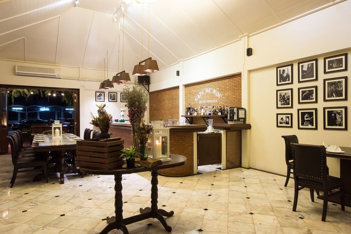Imagen del bar/restaurante del Hotel De Moc. Foto 4