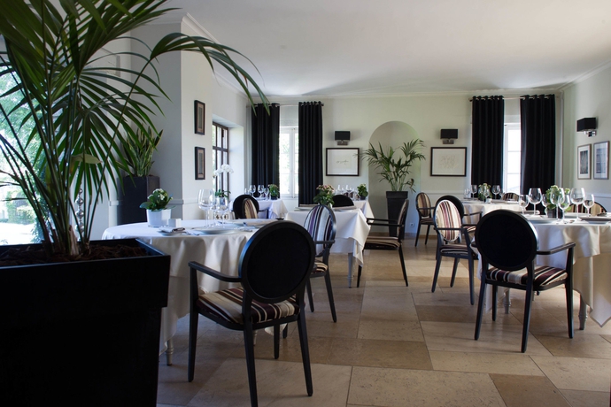 Imagen del bar/restaurante del Hotel De Mougins. Foto 2