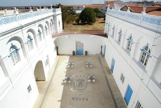 Imagen de los exteriores del Hotel De Moura. Foto 12