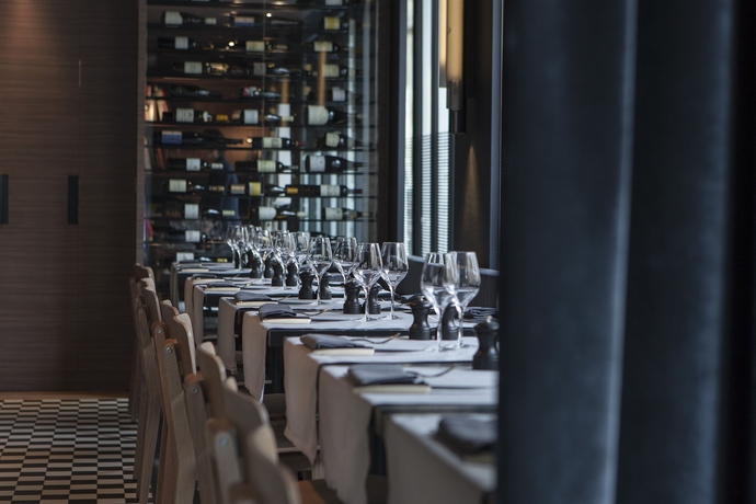 Imagen del bar/restaurante del Hotel De Nell. Foto 5