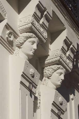 Imagen general del Hotel De Nell. Foto 4