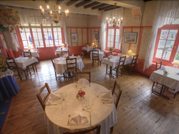 Imagen del bar/restaurante del Hotel De Nevers. Foto 5