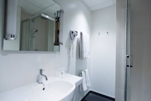 Imagen de la habitación del Hotel De Noailles. Foto 10