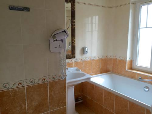 Imagen de la habitación del Hotel De Normandie, EVREUX. Foto 5