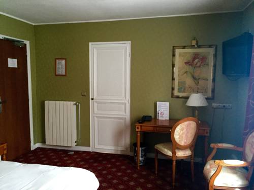 Imagen de la habitación del Hotel De Normandie, EVREUX. Foto 7