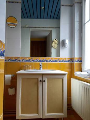 Imagen de la habitación del Hotel De Normandie, EVREUX. Foto 16