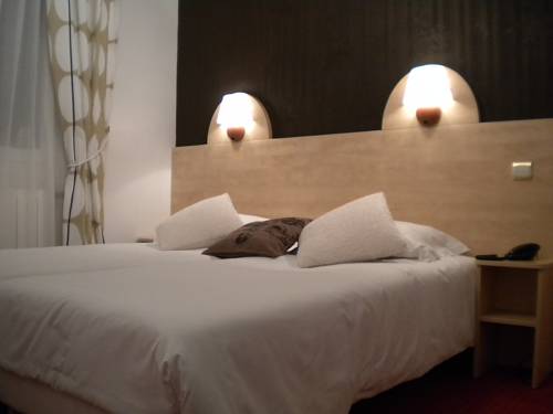 Imagen de la habitación del Hotel De Paris, Barneville-Carteret. Foto 3