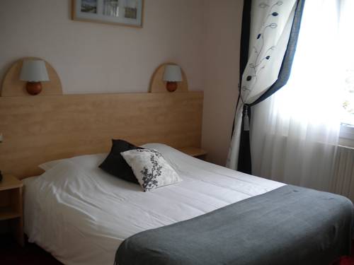 Imagen de la habitación del Hotel De Paris, Barneville-Carteret. Foto 8