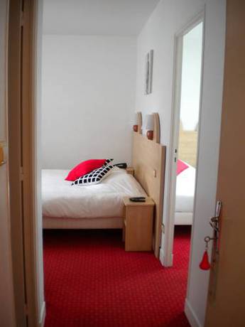 Imagen de la habitación del Hotel De Paris, Barneville-Carteret. Foto 11
