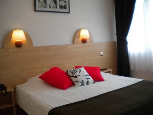 Imagen de la habitación del Hotel De Paris, Barneville-Carteret. Foto 12