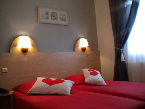 Imagen de la habitación del Hotel De Paris, Barneville-Carteret. Foto 16