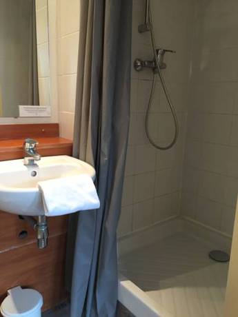 Imagen de la habitación del Hotel De Paris, CABOURG. Foto 13