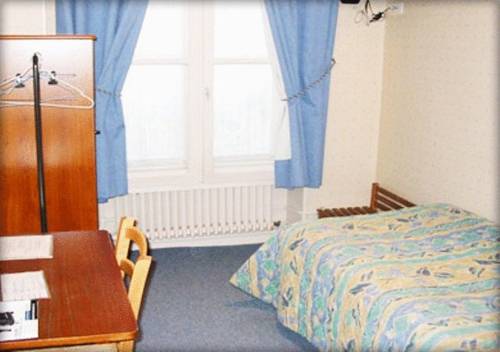 Imagen de la habitación del Hotel De Paris, Charleville Mezieres. Foto 15