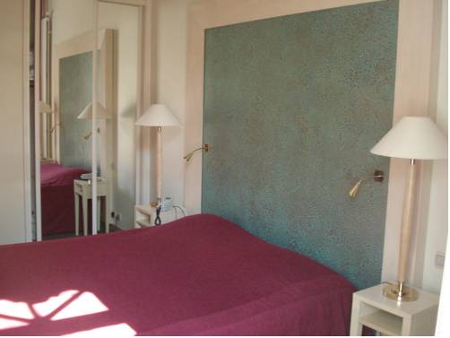 Imagen de la habitación del Hotel De Paris Et De La Poste. Foto 4