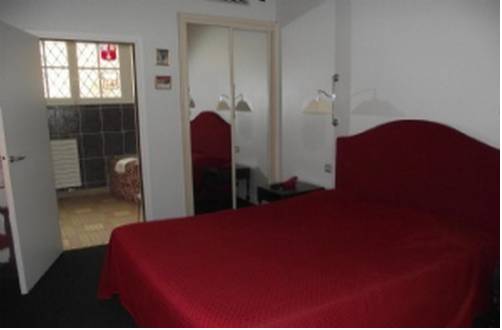 Imagen de la habitación del Hotel De Paris Et De La Poste. Foto 13