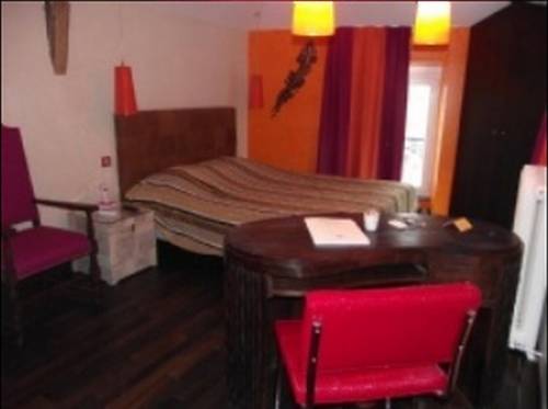 Imagen de la habitación del Hotel De Paris Et De La Poste. Foto 14