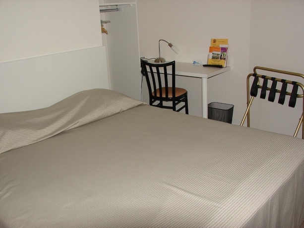 Imagen de la habitación del Hotel De Paris Et Des Voyageurs. Foto 15