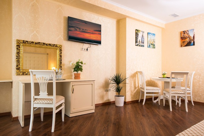 Imagen de la habitación del Hotel De Paris, Krasnodar. Foto 17