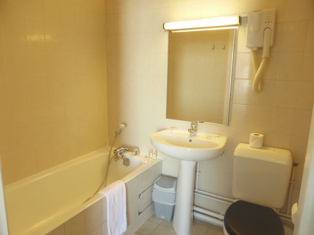 Imagen de la habitación del Hotel De Paris Saint Georges. Foto 3