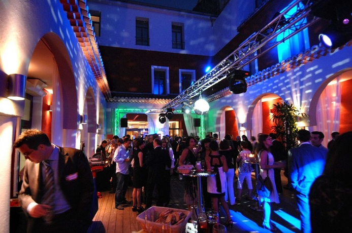 Imagen del bar/restaurante del Hotel De Paris, Sète. Foto 3