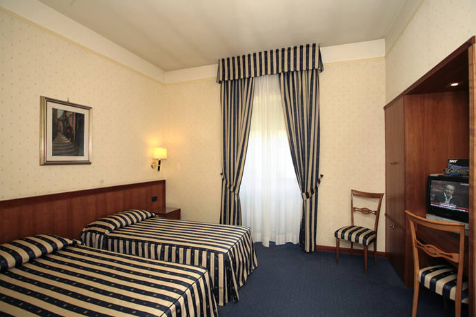 Imagen de la habitación del Hotel De Paris, Terni. Foto 8