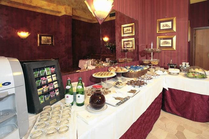 Imagen del bar/restaurante del Hotel De Paris, Terni. Foto 3