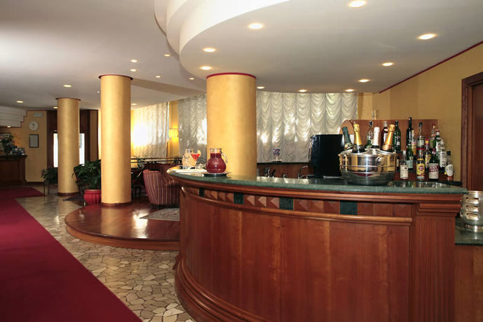 Imagen del bar/restaurante del Hotel De Paris, Terni. Foto 4