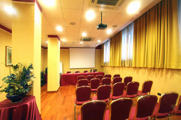 Imagen de los interiores del Hotel De Paris, Terni. Foto 16