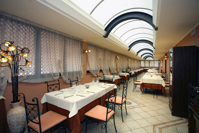 Imagen del bar/restaurante del Hotel De Paris, Terni. Foto 5