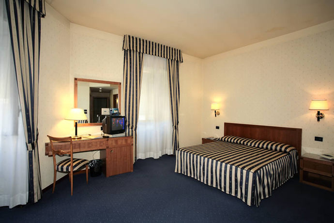 Imagen de la habitación del Hotel De Paris, Terni. Foto 14