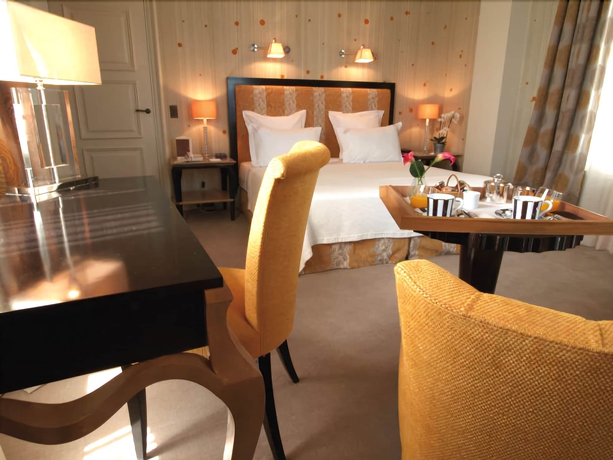 Imagen de la habitación del Hotel De Pavie. Foto 4