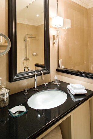 Imagen de la habitación del Hotel De Pavie. Foto 11