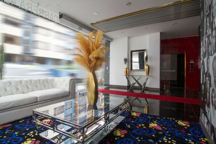 Imagen general del Hotel De Película Apartasuites. Foto 2