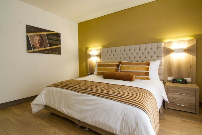 Imagen general del Hotel De Película Apartasuites. Foto 12