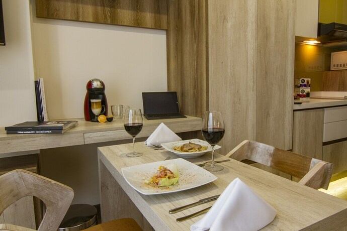 Imagen de la habitación del Hotel De Película Apartasuites. Foto 15