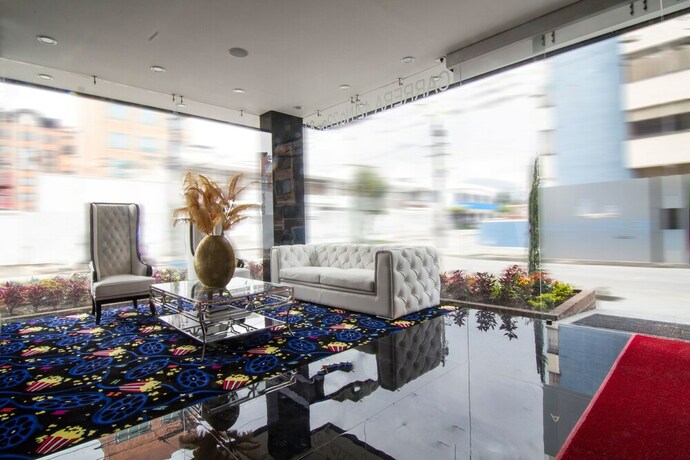 Imagen de los interiores del Hotel De Película Apartasuites. Foto 33