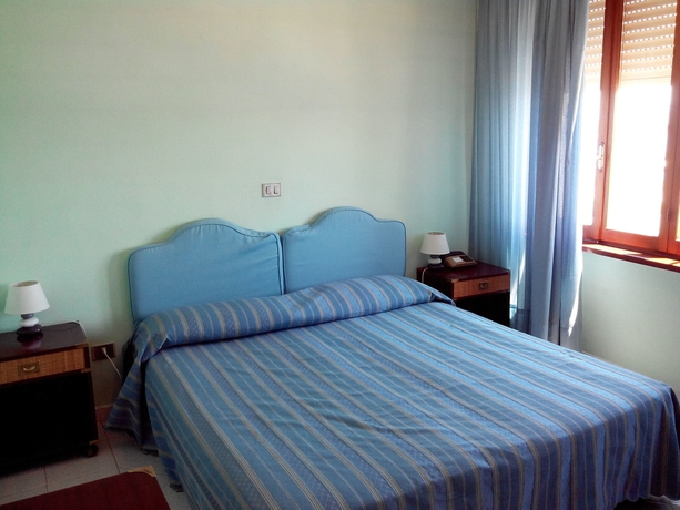 Imagen de la habitación del Hotel De Plam. Foto 2