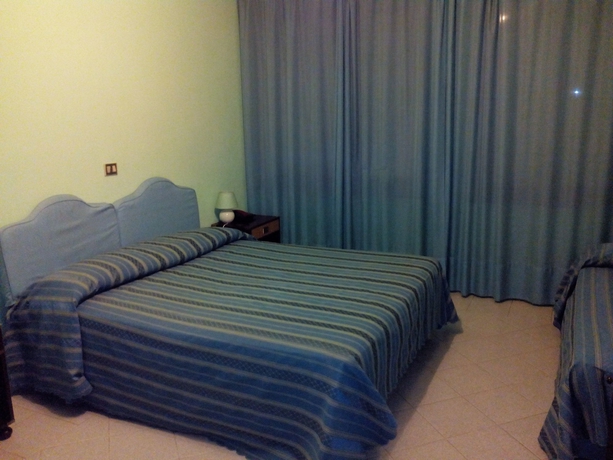 Imagen de la habitación del Hotel De Plam. Foto 3