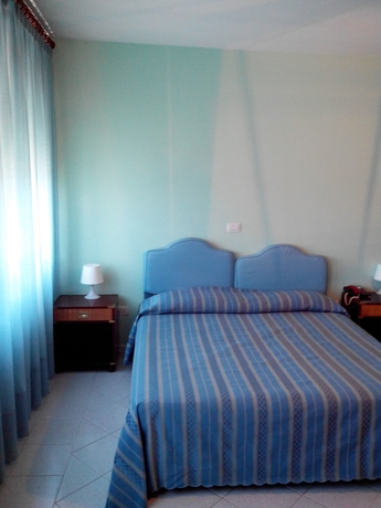Imagen de la habitación del Hotel De Plam. Foto 4