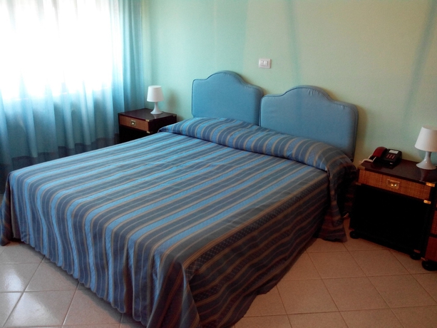 Imagen de la habitación del Hotel De Plam. Foto 6