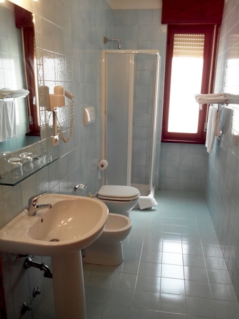 Imagen de la habitación del Hotel De Plam. Foto 12