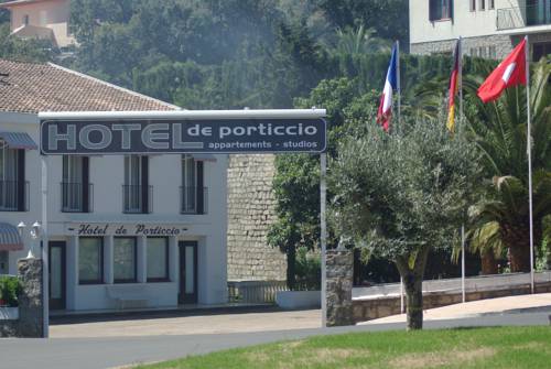 Imagen de los exteriores del Hotel De Porticcio. Foto 15