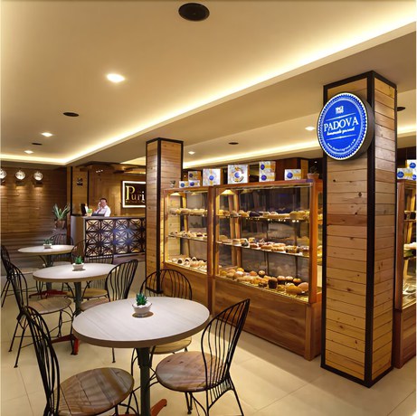 Imagen del bar/restaurante del Hotel De Puri Boutique. Foto 2