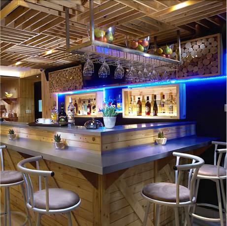 Imagen del bar/restaurante del Hotel De Puri Boutique. Foto 3